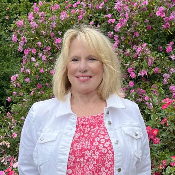 Meet your Posher, Noreen - Picture 1 of 1